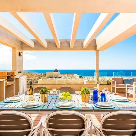 Esmeralda Sol Villa